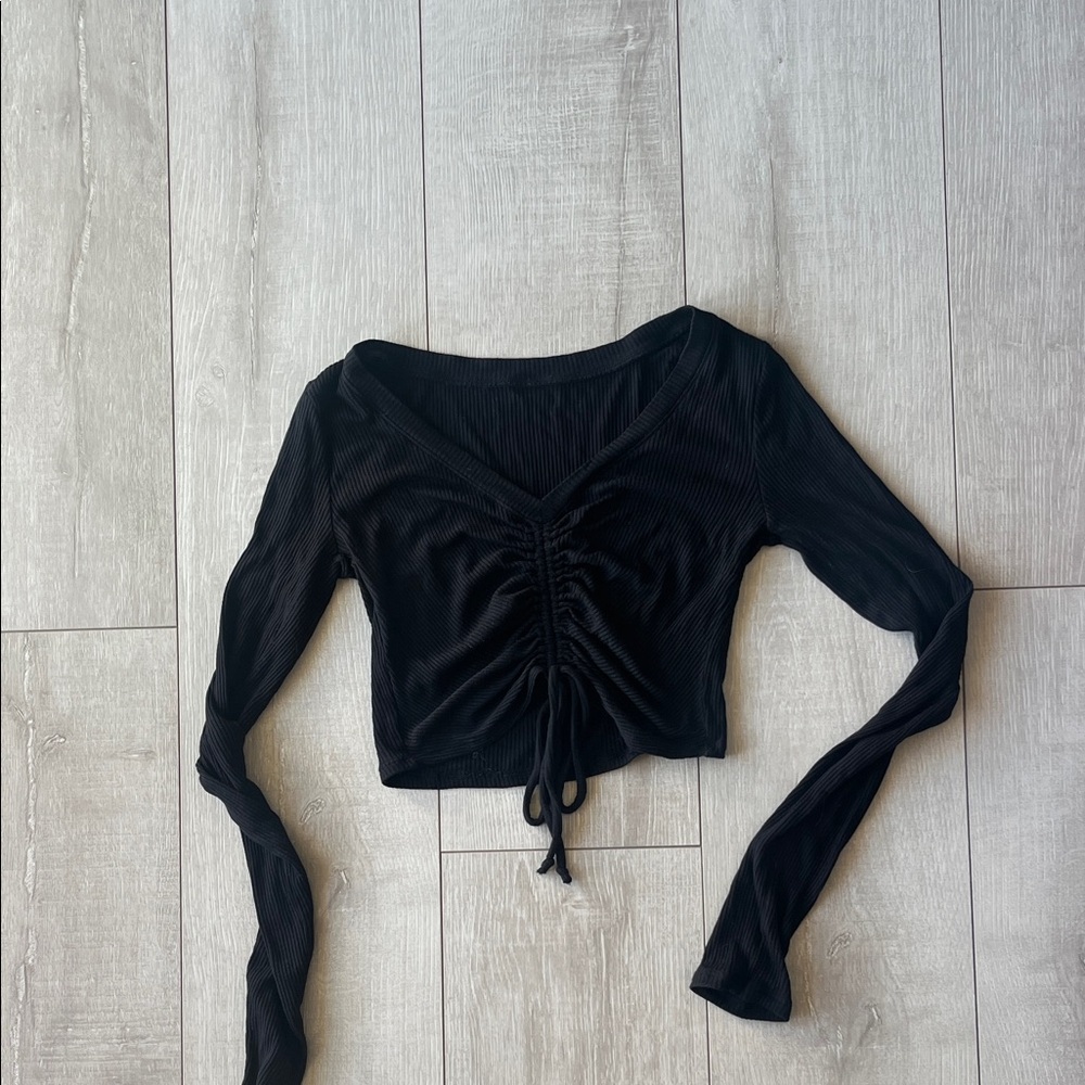 ALO CROPPED ROUSHED FRONT TIE BLACK RIBBED LONG SLEEVE TOP GREAT USED CONDITION